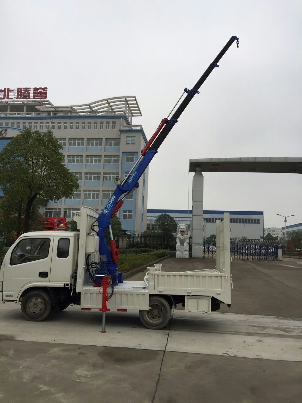 3噸隨車吊 3噸隨車吊