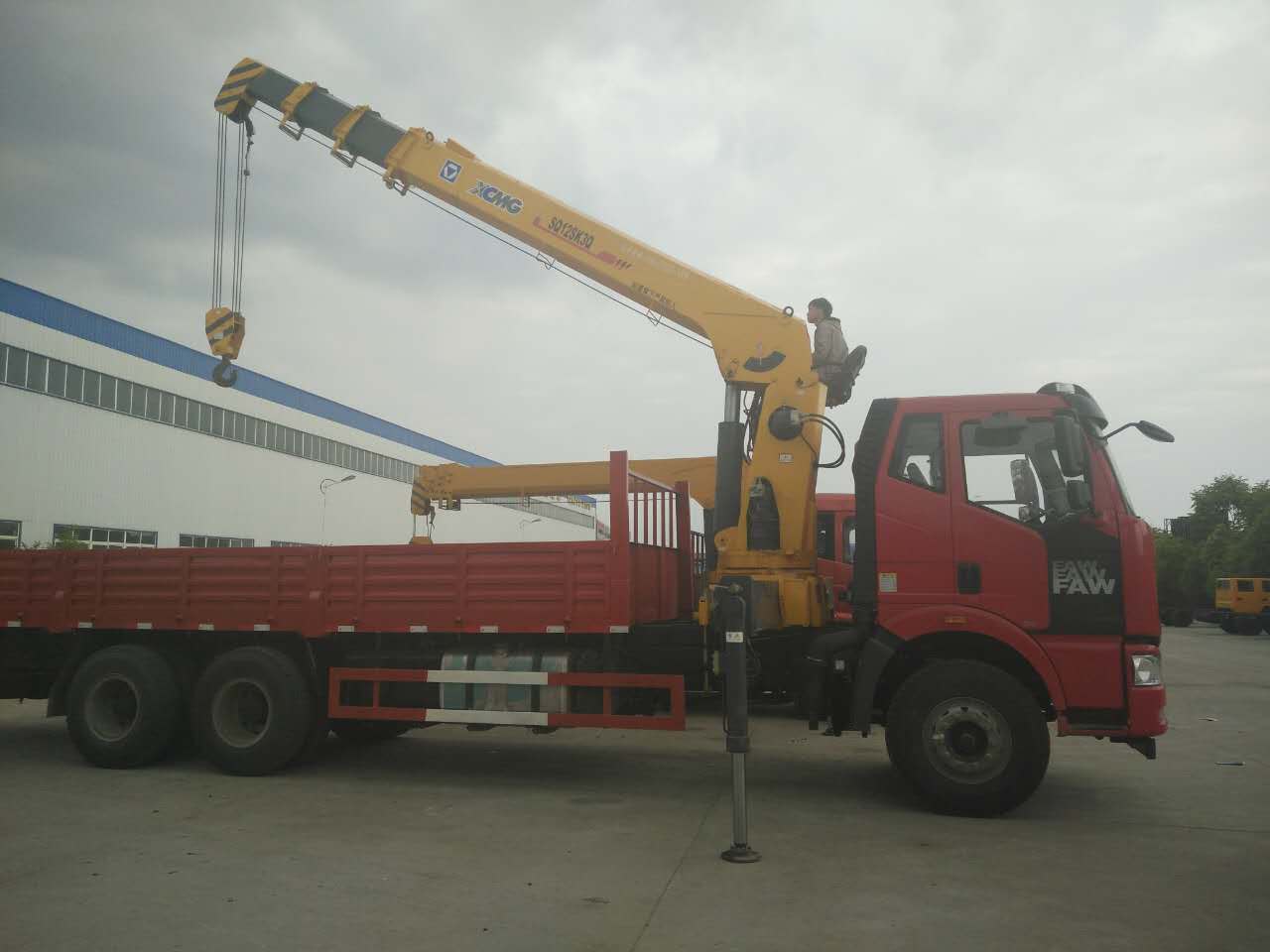 徐工12噸隨車吊 徐工12噸隨車吊