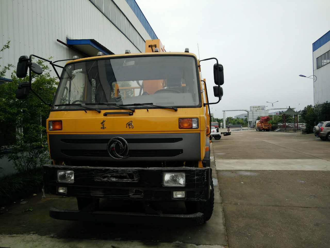 東風隨車吊帶鉆樁 東風隨車吊帶鉆樁