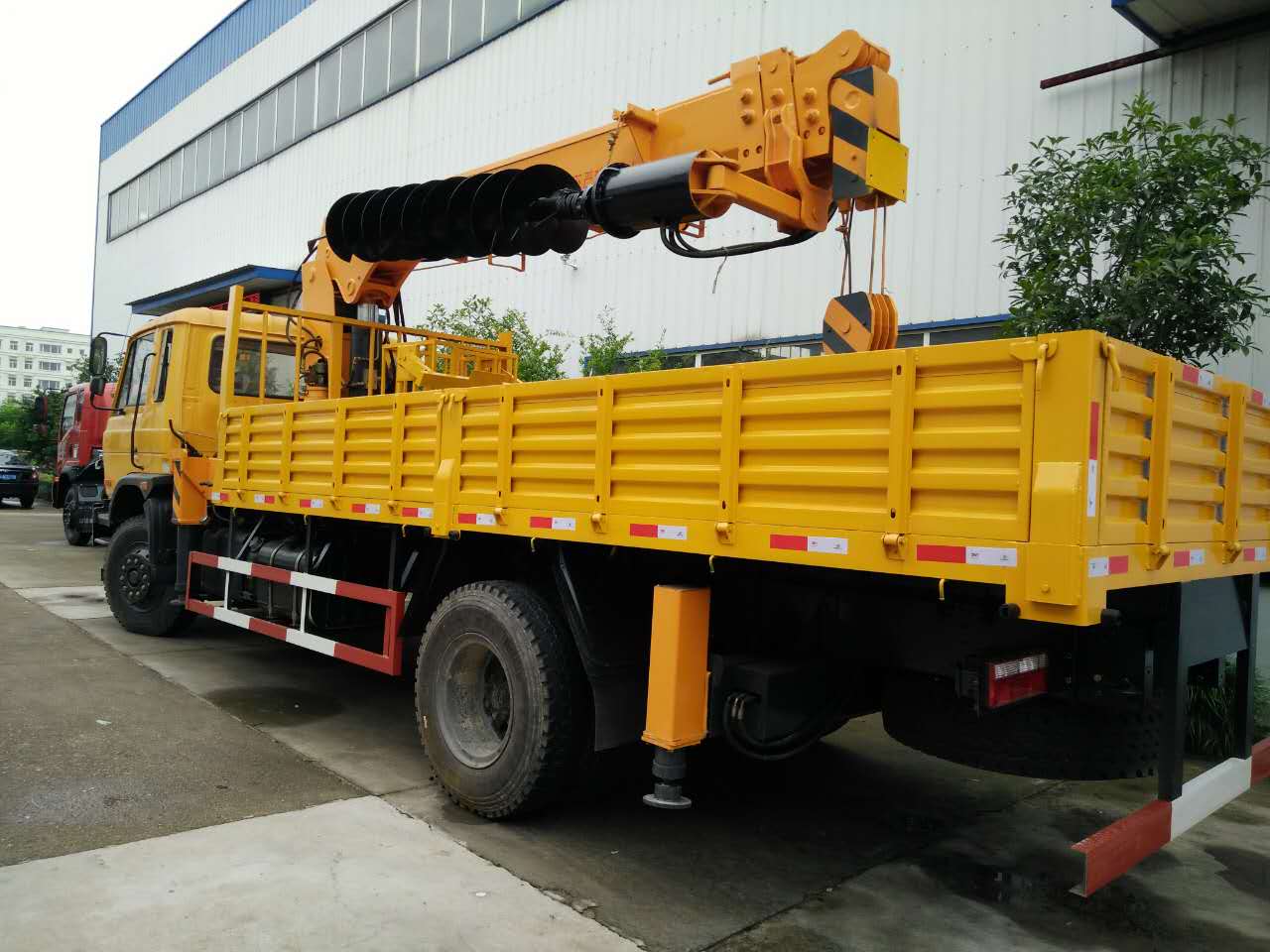 東風隨車吊帶鉆樁 東風隨車吊帶鉆樁