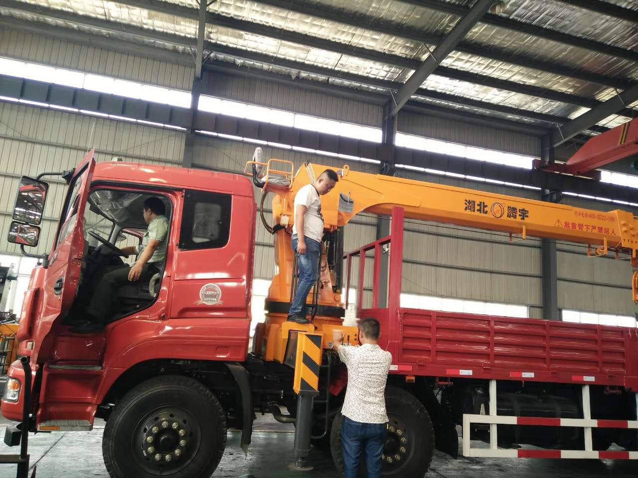 12噸隨車吊 12噸隨車吊