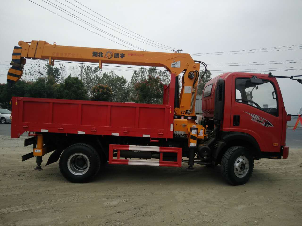 5噸隨車吊藍(lán)牌車 5噸隨車吊藍(lán)牌車