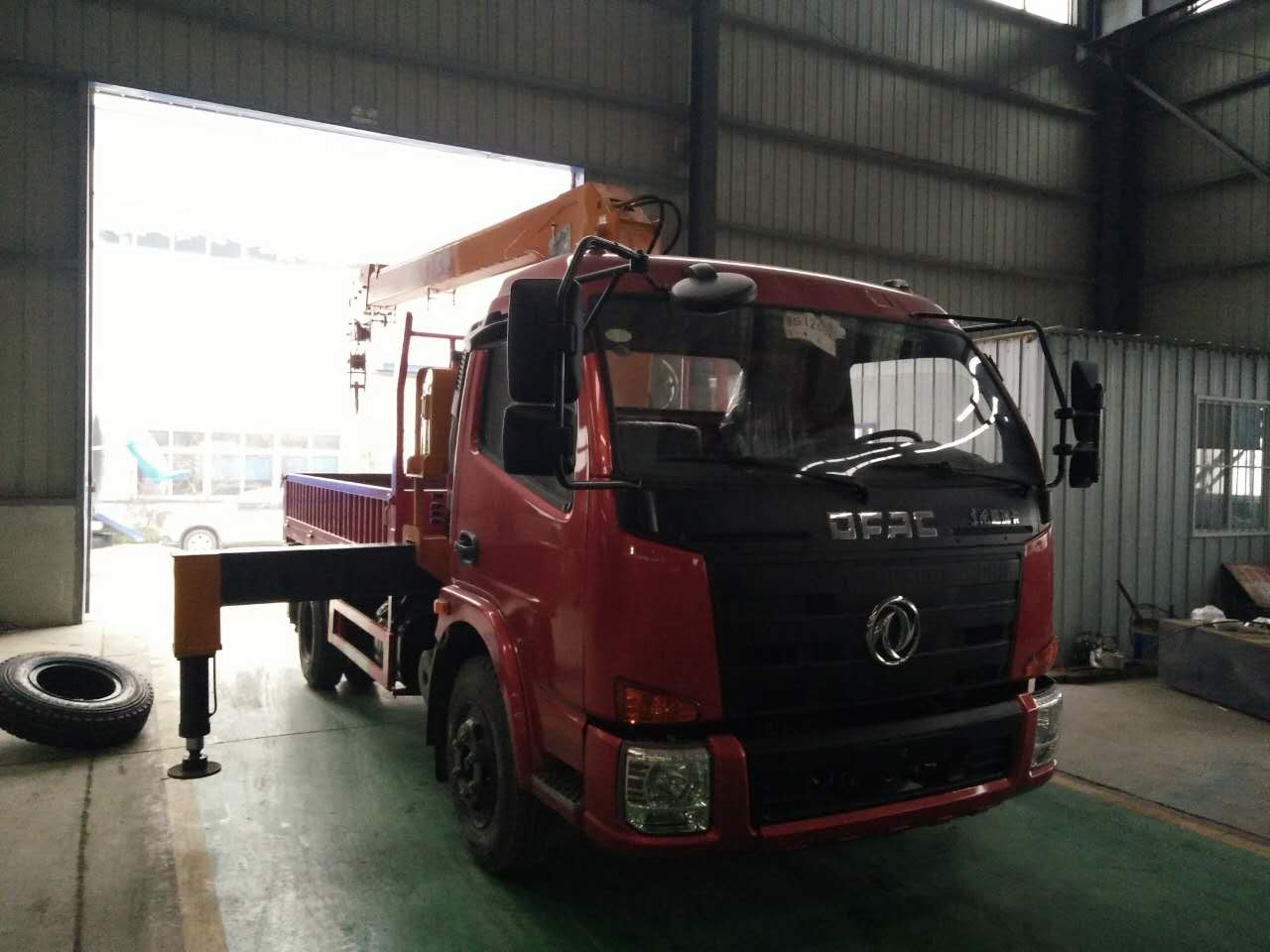 3.2噸四節臂隨車吊 3.2噸四節臂隨車吊