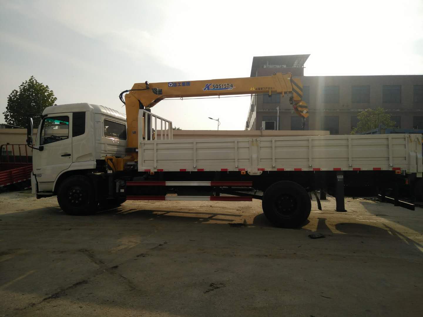 天錦隨車(chē)吊 天錦隨車(chē)吊