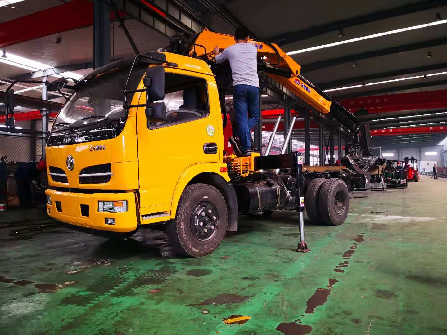 折臂隨車吊 折臂隨車吊